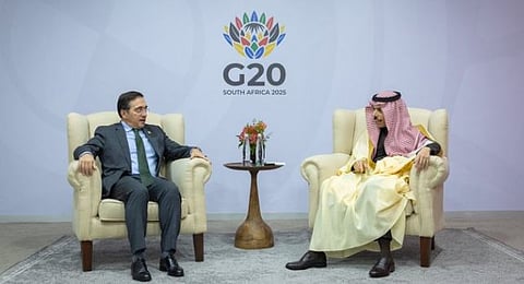 وزير الخارجية يبحث مع نظيره الإسباني آخر المستجدات الإقليمية والدولية 