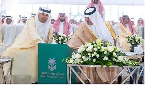 أمير الشرقية يدشن الجسر البحري بين صفوى ورأس تنورة بطول 15 كم 