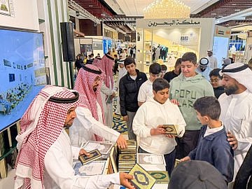 «الشؤون الإسلامية» تواصل مشاركتها في معرض الكويت الدولي للكتاب وتستقبل وفودًا من طلاب المدارس