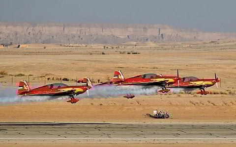 معرض الطيران العام يختتم فعالياته بـ90 عرضًا جويًا ويحقق رقمًا قياسيًا في "جينيس"