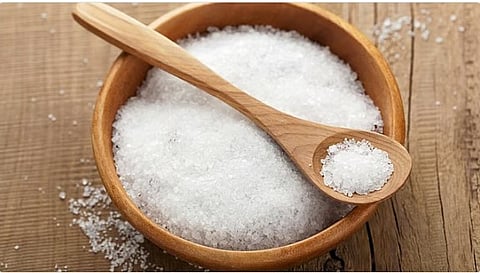 استشاري يوضح الكمية المناسبة من ملح الطعام يوميا لتجنب ارتفاع الضغط