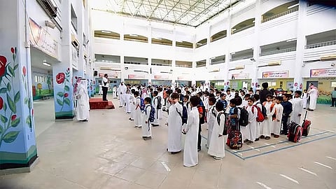 اليوم.. عودة الطلبة لمقاعد الدراسة بعد انتهاء إجازة الخريف