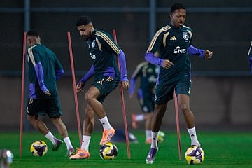 الأخضر يواصل تحضيراته لمواجهة عمان في كأس العرب