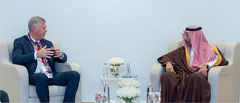 وزير الصناعة يناقش فرص توطين تقنيات التصنيع المتقدم مع شركات رائدة