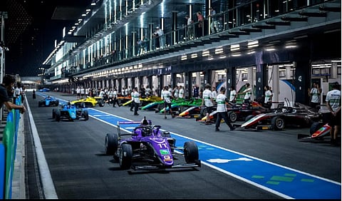 بطولة أرامكو السعودية للفورمولا 4 تصل لمحطتها الأخيرة.. وبلوفيسكي أبرز المرشحين للتتويج