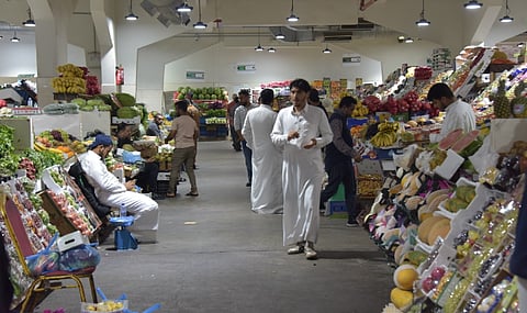 "بيئة الشرقية" تمديد فترات المزاد بسوق الخضار والفواكه المركزي بالدمام 6 أشهر