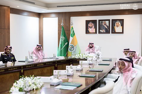 وزير الحرس الوطني يلتقي بقادة الوزارة بالقطاع الشرقي