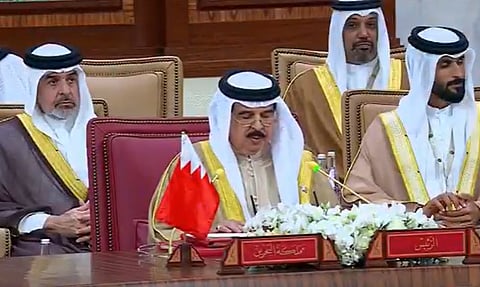 ملك البحرين يفتتح القمة الخليجية الـ46 ويشدد على أهمية حماية الملاحة ومعالجة القضايا الإقليمية