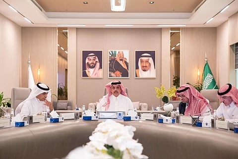 صاحب السمو الأمير الدكتور عبد العزيز بن عيّاف يترأس اجتماع اللجنة التنفيذية لجائزة الأمير فيصل بن بندر للتميز والإبداع
