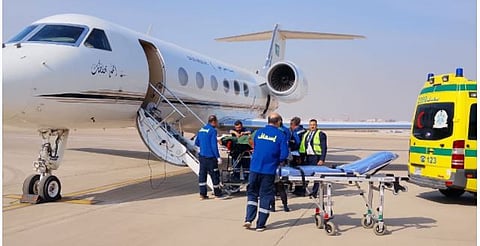 نقل مواطن ومواطنة من مصر إلى المملكة عبر طائرة الإخلاء الطبي لاستكمال علاجهما