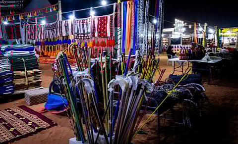 المصنوعات التراثية السعودية تستوقف زوار "مهرجان الملك عبدالعزيز للإبل"