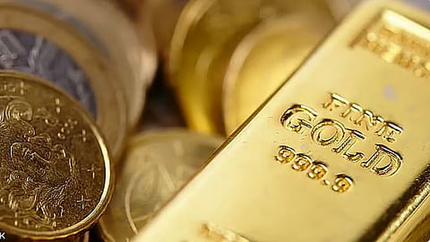 انخفاض الذهب مع ارتفاع الدولار قبيل قرار الفائدة الأمريكية