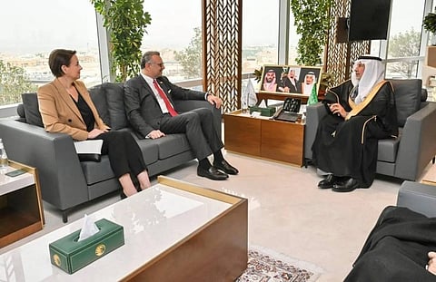  الربيعة يبحث سبل تعزيز التعاون مع كبير مستشاري الرئيس الأمريكي