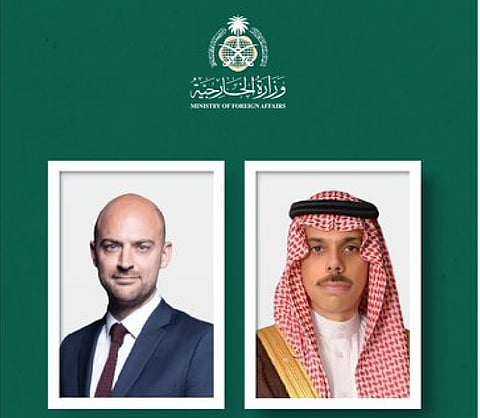 وزير الخارجية ونظيره الفرنسي يبحثان العلاقات الثنائية والمستجدات الدولية