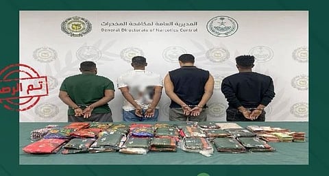 القبض على مواطنين و3 مقيمين من الجنسية الإثيوبية والإرترية لترويجهم الحشيش والإمفيتامين بالرياض وحائل