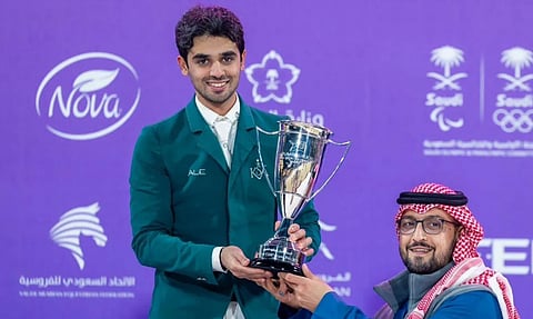 الفارس خالد المبطي يتوج بجائزة "قفز السعودية" الكبرى
