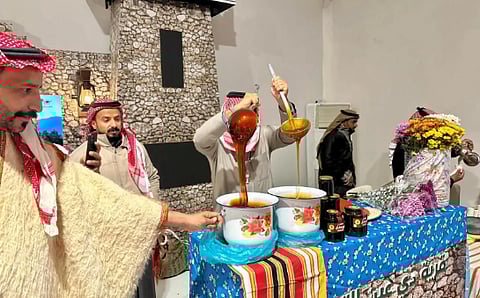 حضور لافت لعسل الباحة في مهرجان الملك عبدالعزيز للإبل