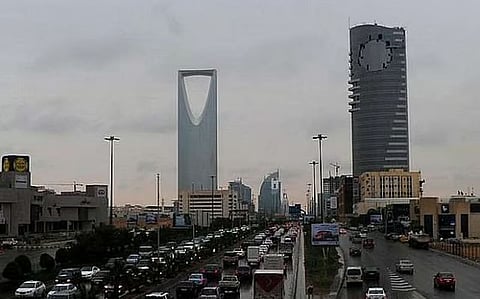 طقس الإثنين.. ضباب وغيوم وأمطار على عدة مناطق بالمملكة