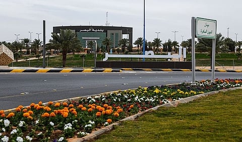 بقيمة تتجاوز 11 مليون ريال.. أمانة القصيم تعالج طريق الملك سلمان بالبصر لتعزيز انسيابية الحركة