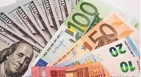 مع تباين توقعات الفائدة.. الدولار يتجه نحو أسوأ أداء سنوي منذ 2003