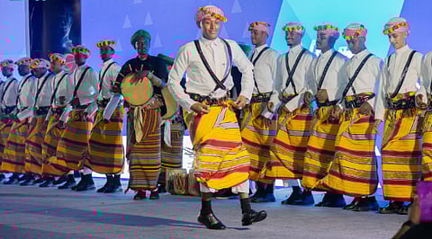 الزي الجيزاني التراثي يلفت الأنظار في فعاليات شتاء جازان 2026