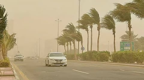 «الأرصاد»: أتربة مثارة على منطقة تبوك