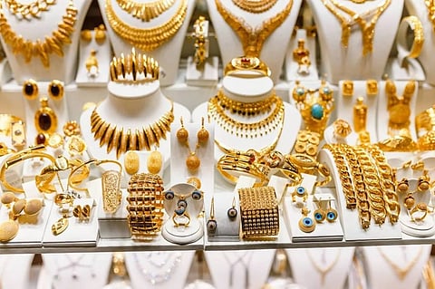 سعر الذهب في السعودية اليوم الثلاثاء 10-7-1447 بعد عودته للارتفاع عالميًا