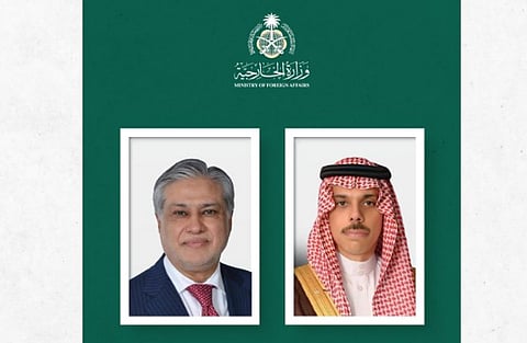  وزير الخارجية يبحث آخر المستجدات الإقليمية والدولية مع نظيره الباكستاني