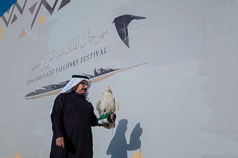 مهرجان الملك عبدالعزيز للصقور 2025 يدعو مُلاك السيارات والدراجات النارية للمشاركة