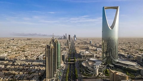 أكاديمي يتوقع نموا مطردا في حجم المشروعات المنجزة بالمملكة