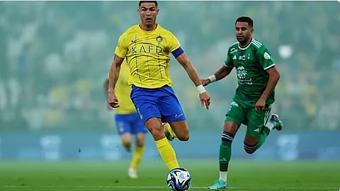 النصر يسعى للحفاظ على صدارة دوري روشن في مواجهة مثيرة أمام الاهلي