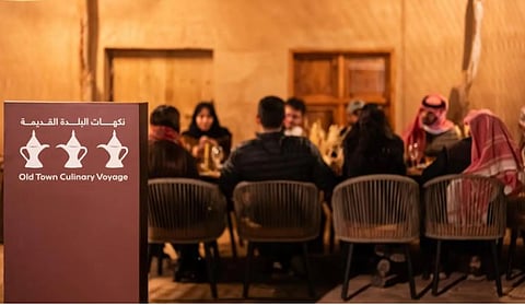 «نكهات البلدة القديمة» تجربة تفاعلية تستحضر الموروث الغذائي وتبرز تنوّع المحاصيل الزراعية بالعُلا