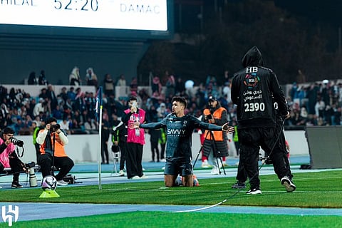 الهلال يعتلي صدارة دوري روشن بعد فوزه على ضمك بثنائية