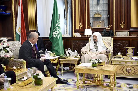 رئيس مجلس الشورى يعقد جلسة مباحثات رسمية مع رئيس مجلس النواب الطاجيكي