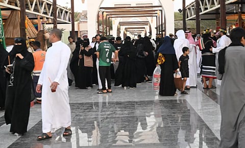 بمشاركة الأهالي والزوار.. أجواء الفرح تُزيّن فعاليات مهرجان جازان 2026