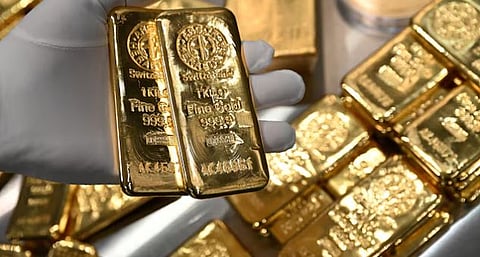 انخفاض أسعار الذهب والفضة وسط موجة بيع لجني الأرباح وقوة الدولار