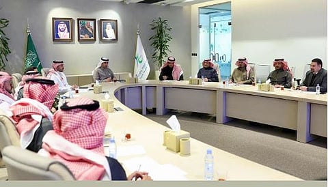 «الغذاء والدواء» تبحث تعزيز تطبيق نظام تتبع الأدوية «رصد»