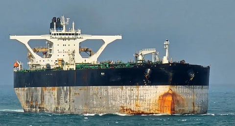 واشنطن تحتجز ناقلة نفط روسية في شمال الأطلسي وسط توتر بحري مع موسكو