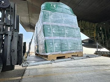 وصول الطائرة الإغاثية السعودية الـ78 لإغاثة الشعب الفلسطيني في قطاع غزة