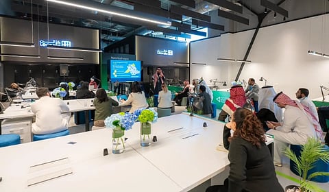 معسكر «رواد مستقبل المعادن» يختتم أعماله بمشاركة دولية واسعة