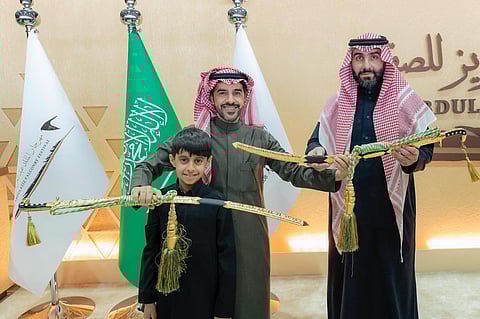 تتويج أبطال «سيف الملك» و«شلفا الملك» والفائزين في كؤوس مهرجان الملك عبدالعزيز للصقور 2025