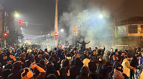 باحث: تلويح النظام الإيراني بإعدام المتظاهرين لن يجدي نفعاً