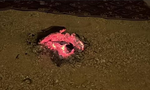 ضبط مخالف لنظام البيئة لإشعاله النار في غير الأماكن المخصصة بمحمية طويق الطبيعية