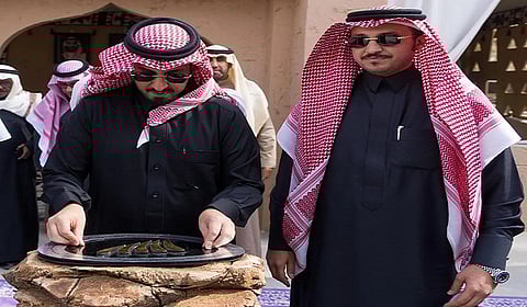 مُحافظ الخرج يُدشِّن هوية مهرجان "الخرج للتمور والقهوة السعودية" في نسخته الثانية