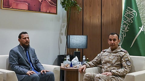 قائد القوات المشتركة يبحث مع محافظ عدن آخر مستجدات الأوضاع الأمنية والخدمية وسبل تعزيز التعاون المشترك