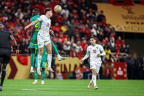 احتجاجًا على قرار تحكيمي مثير.. السنغال ينسحب مؤقتًا من نهائي أمم إفريقيا أمام المغرب