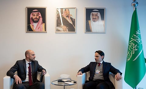 وزير الخارجية ونظيره الفرنسي يبحثان جهود تحقيق استقرار المنطقة