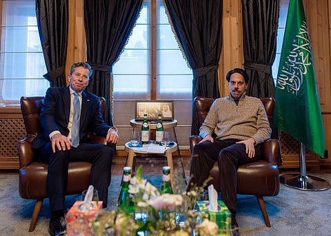 وزير الخارجية يبحث تعزيز التعاون مع وكيل الأمين العام للأمم المتحدة للشؤون الإنسانية 