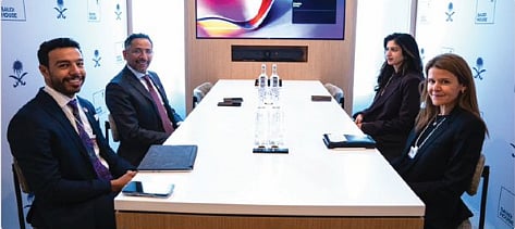 على هامش "دافوس 2026".. وزير الصناعة يبحث الفرص المشتركة في التصنيع المتقدّم مع شركات عالمية 