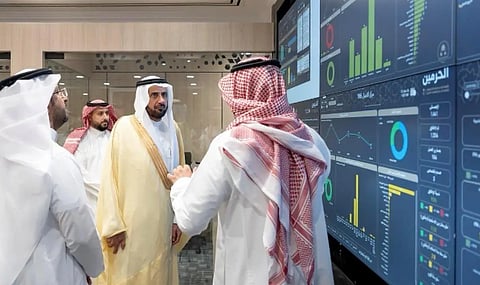 وزير الحج والعمرة يدشن المركز الهندسي الذكي للقيادة والتحكم بالمسجد النبوي